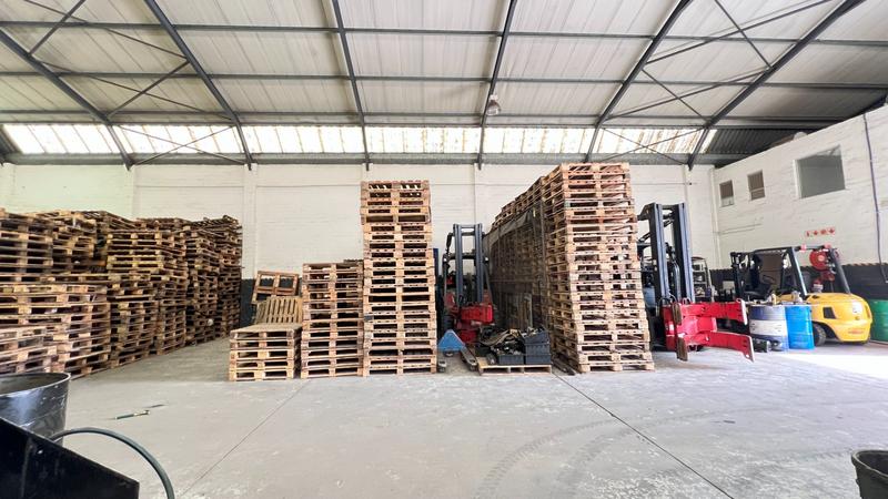 To Let commercial Property for Rent in Killarney Gardens Western Cape